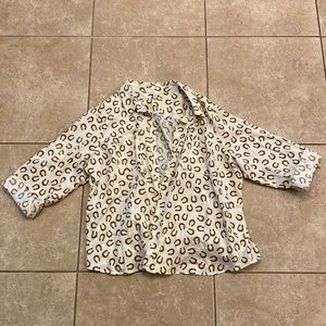 LIKE NEW- Cato horseshoe button up top. Only wore once.